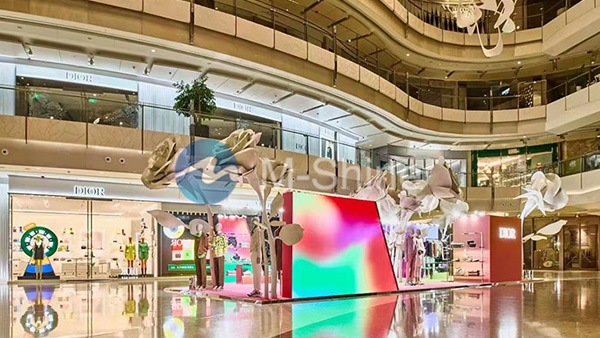 P3不規(guī)則LED顯示屏，迪奧專賣店，中國