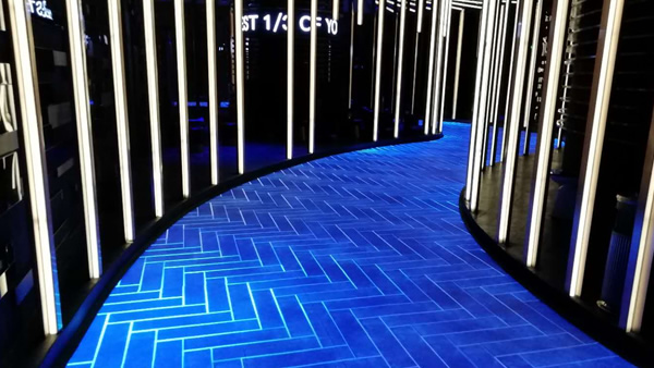 P6.25交互式落地LED顯示屏，中國(guó)云南